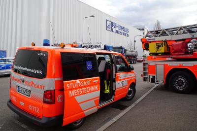 Stuttgart: Unfall beim Laden von Gefahrgut in Kernen-Rommelshausen sorgt fuer Feuerwehreinsatz in Stuttgart